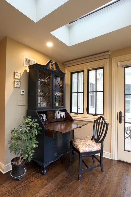 Farmhouse Home Office - Landhausstil - Arbeitszimmer - New York - von