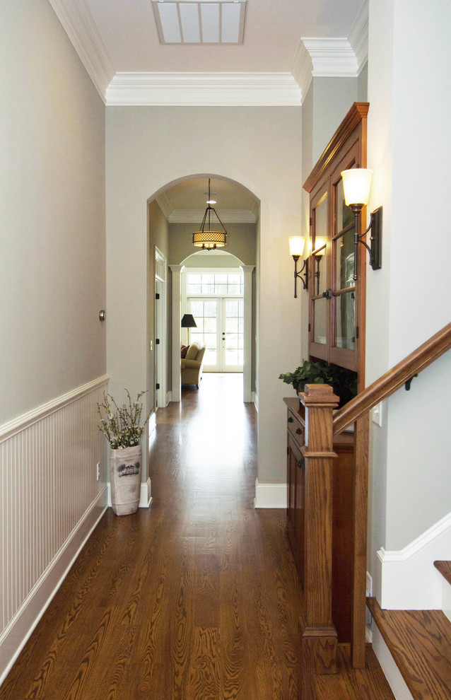 Photo of a traditional hallway in Wilmington.