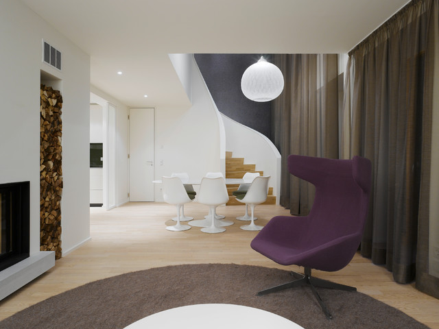 Quant 1 contemporary