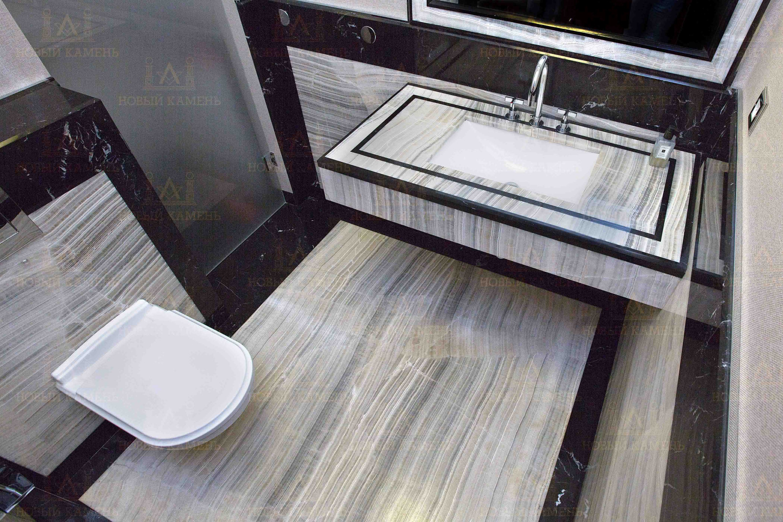 Натуральный камень в санузле