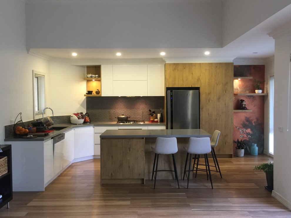 Photo of a modern kitchen in Melbourne.