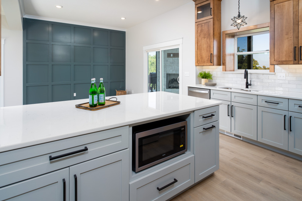 Kitchen - transitional kitchen idea
