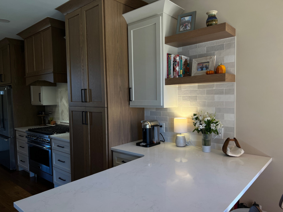 Chic Indian Lake Kitchen