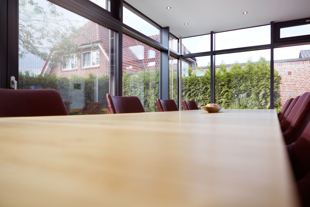 Großer Moderner Wintergarten mit Glasdecke in Sonstige
