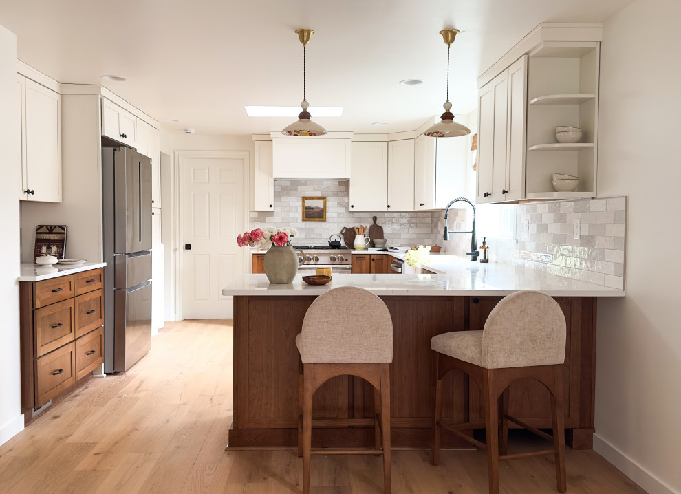 Transitional kitchen photo in Seattle