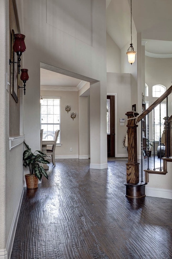 Transitional entryway photo in Dallas