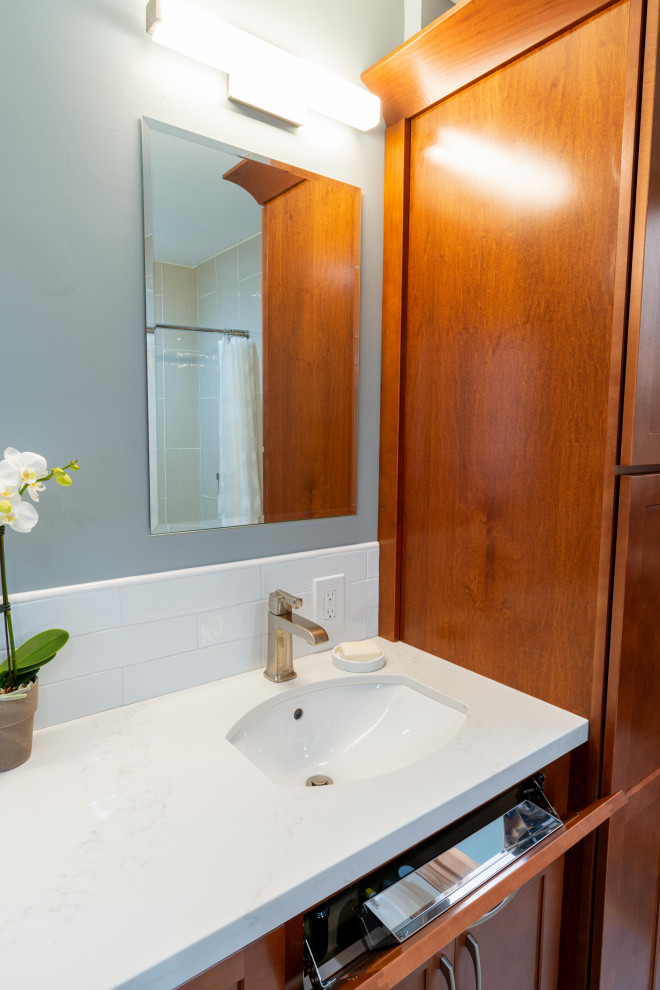 Calming Berkeley Hills Upstairs Bathroom