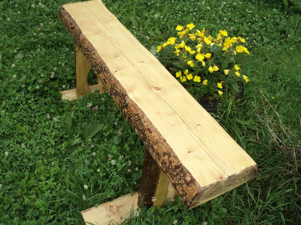 Скамейка деревянная