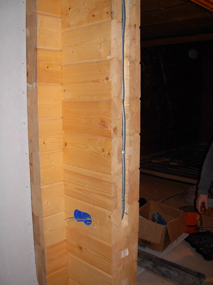 Скрытая электропроводка в деревянном доме из бруса