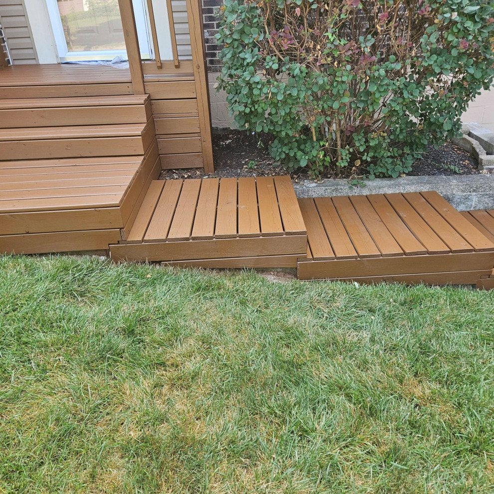 Example of a mid-sized deck design in Cincinnati