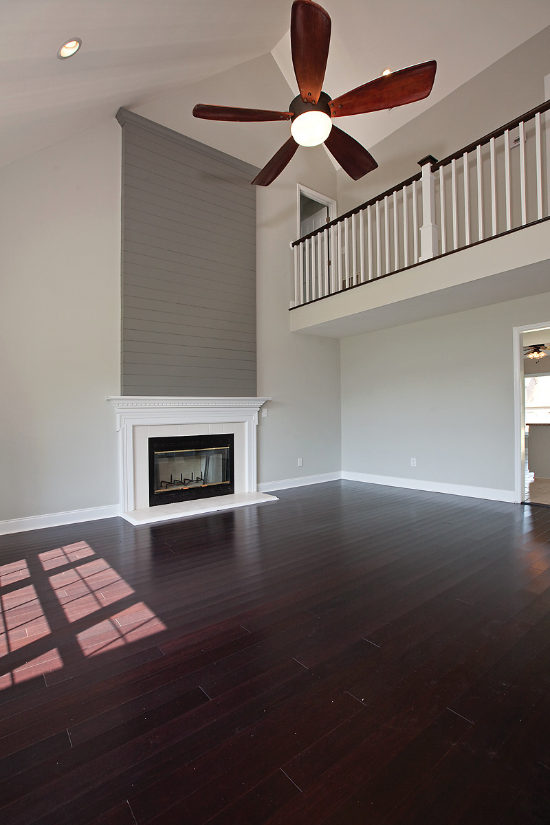 422 N Colony