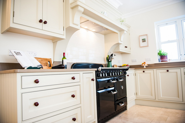 Traditional Bespoke Kitchen traditional-kitchen