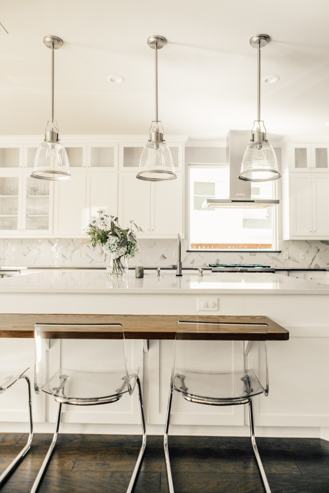 Inspiration for a modern kitchen remodel in Dallas