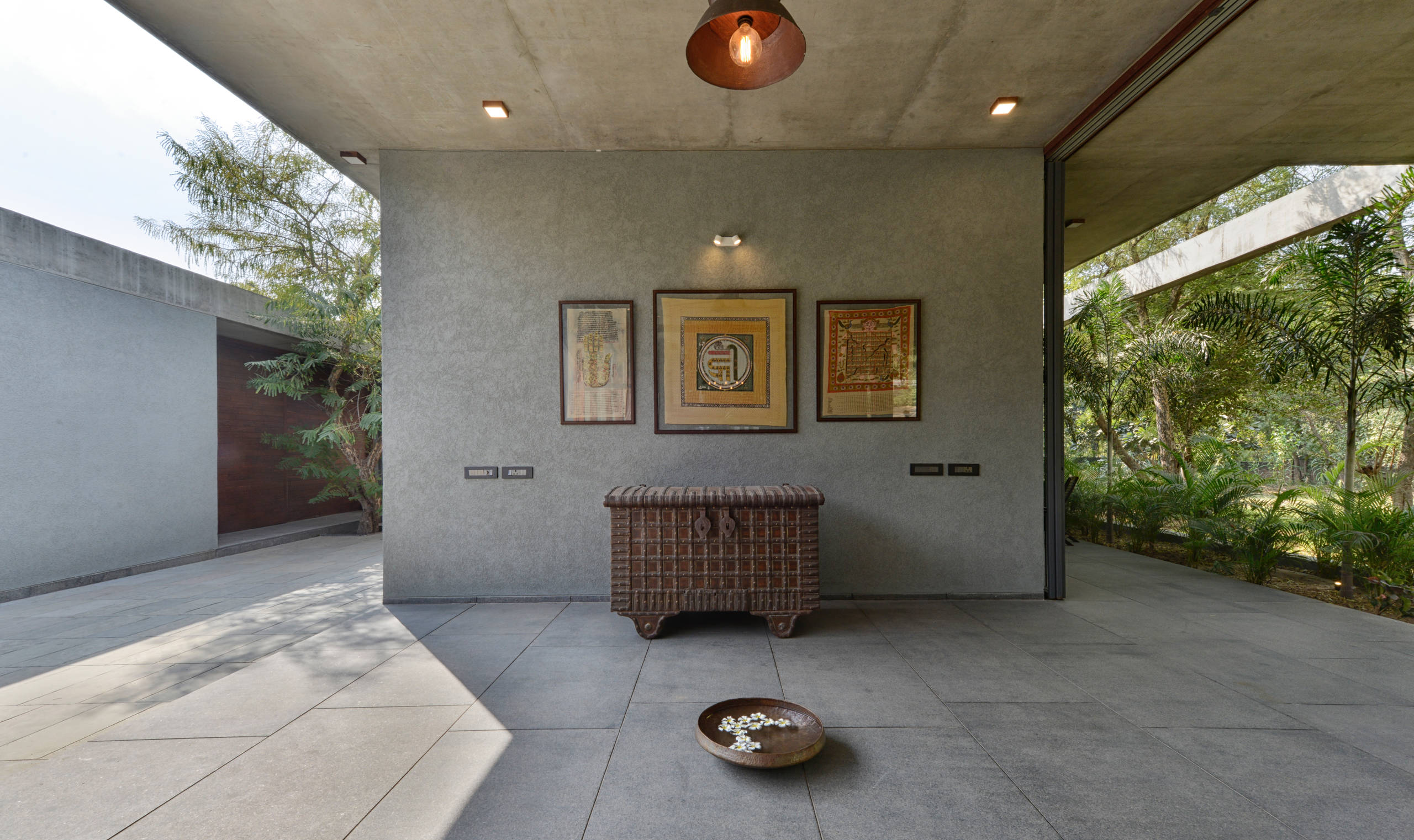 Houzz Tour: Open Spaces and a Contemporary Indian Design, image size:2560x1522