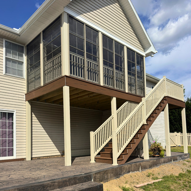 Screened-in Deck trendy-veranda
