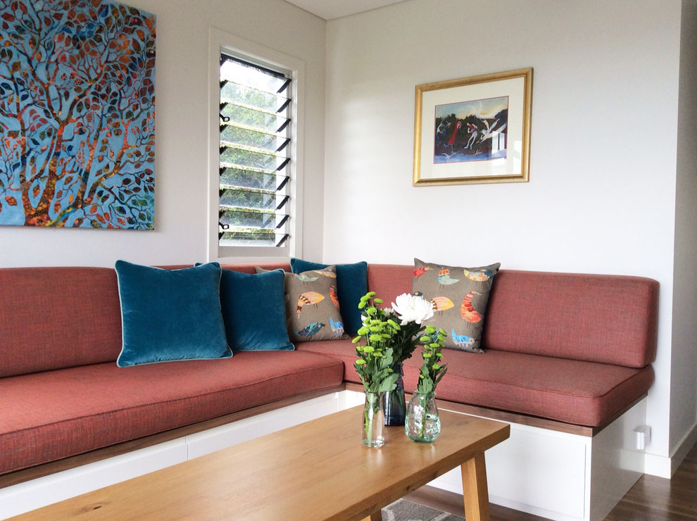 Photo of a midcentury family room in Brisbane.