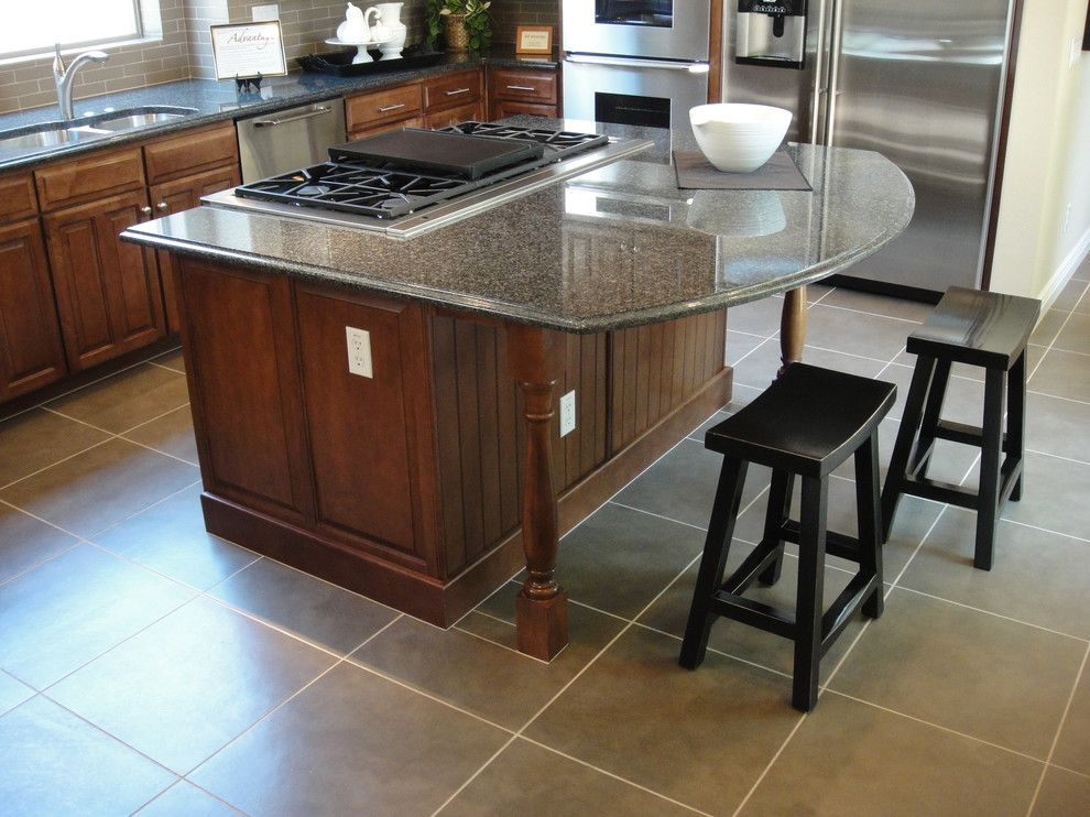 Transitional kitchen photo in Phoenix