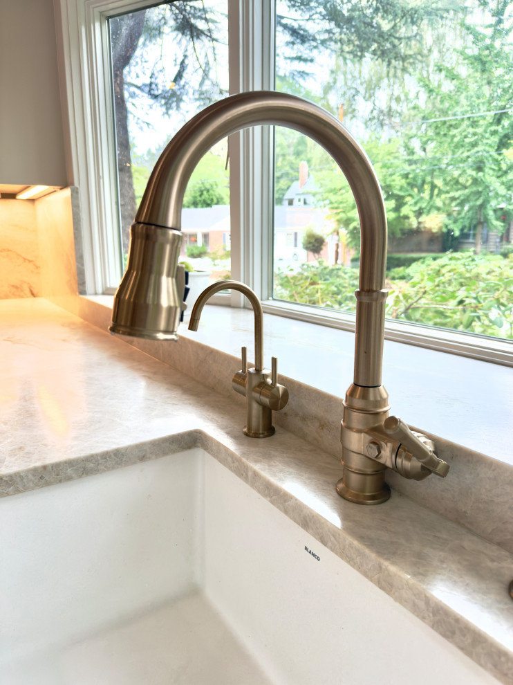 West Slope Modern Kitchen