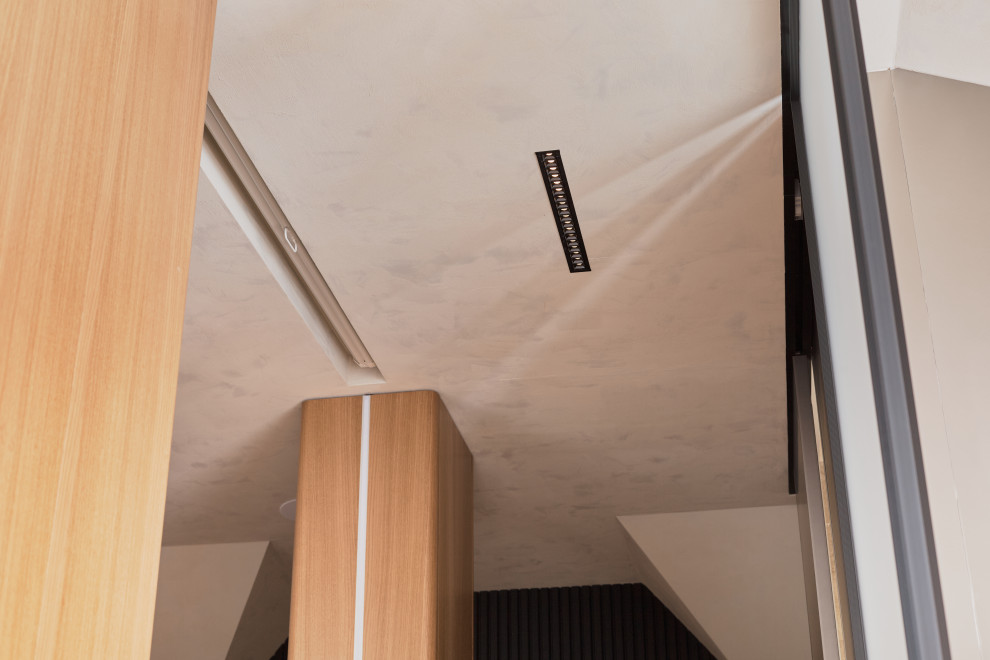 Спальня с прозрачной ванной