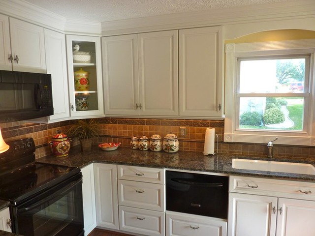 Lowe's Kitchen Designs traditional-kitchen