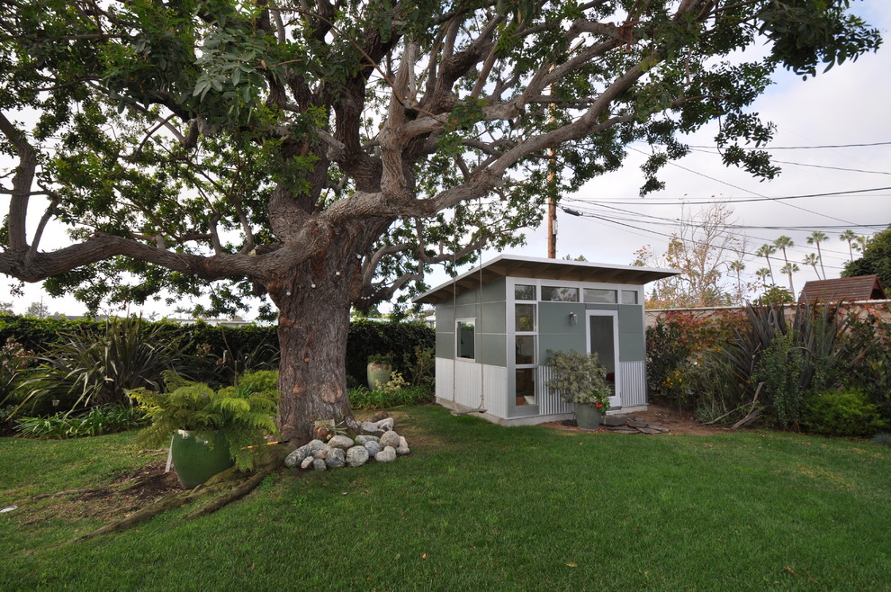 10x12 office & music studio shed - modern - home office