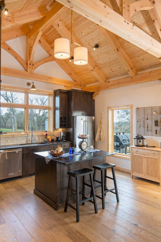 Kitchen - rustic kitchen idea