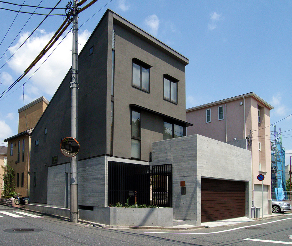 Photo of a contemporary exterior in Tokyo Suburbs.