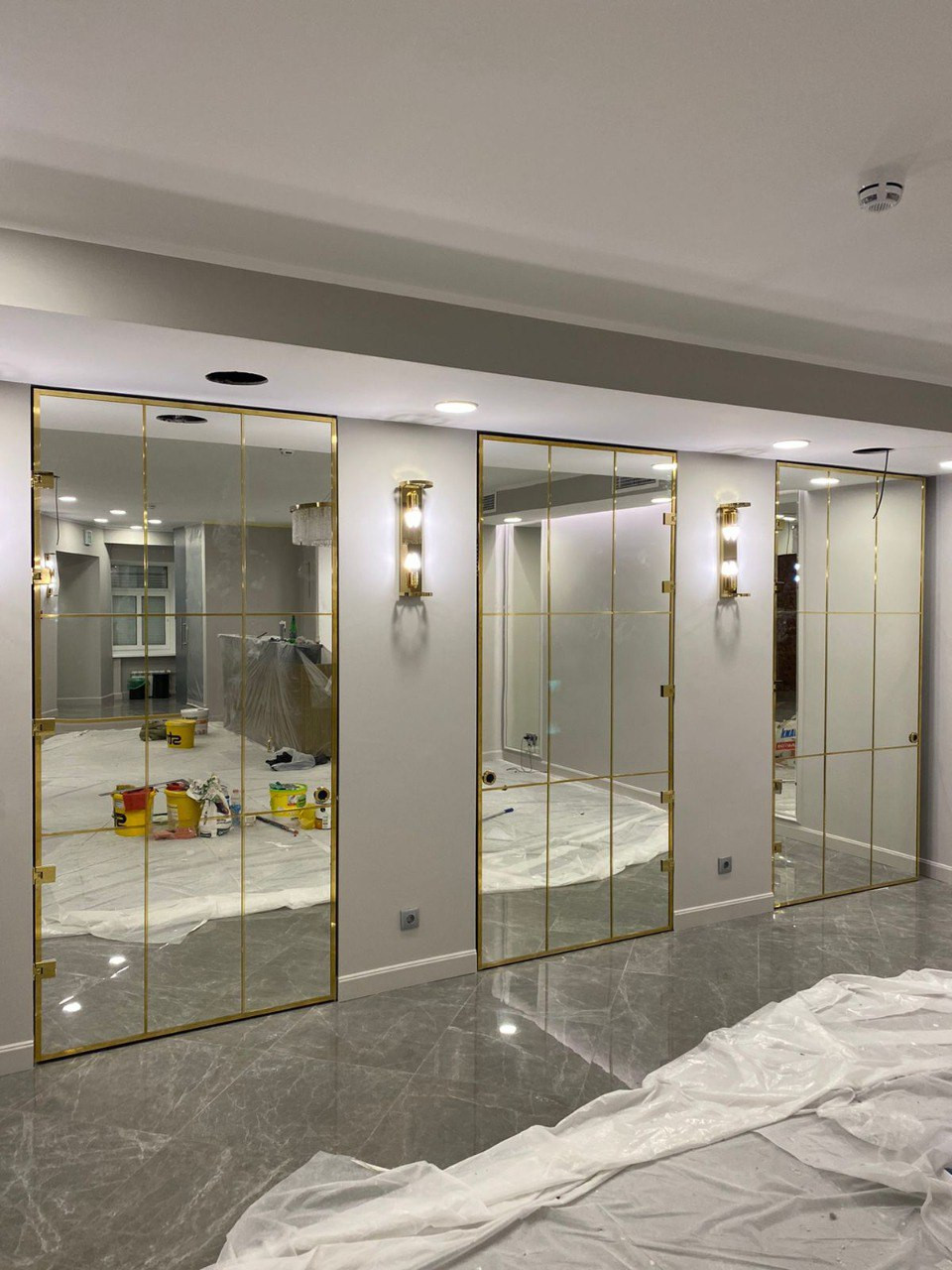 Стеклянные двери