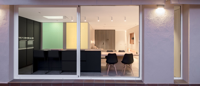 Reforma integral de un apartamento en Sabadell contemporary-kitchen