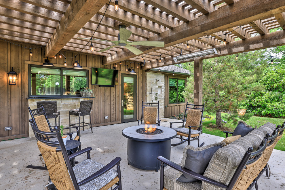 Home design - rustic home design idea in Dallas