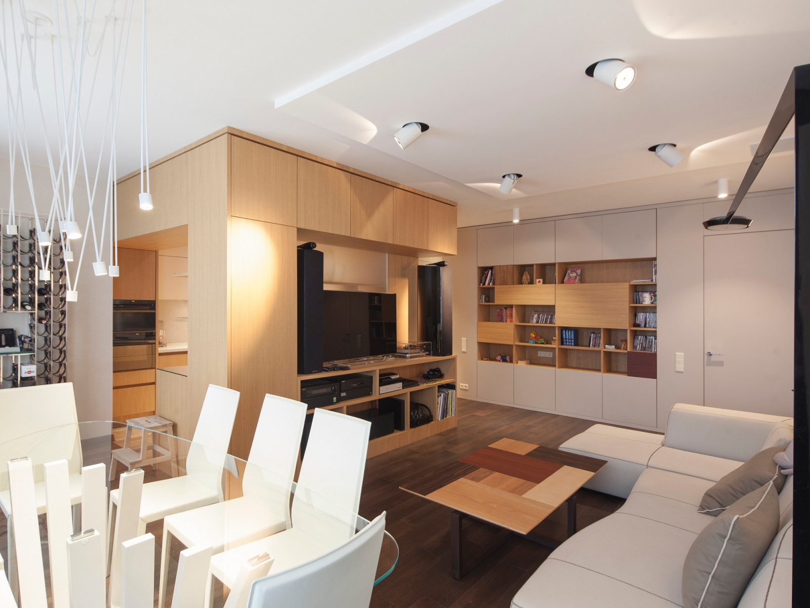 Пространственные эксперименты в минималистическом стиле