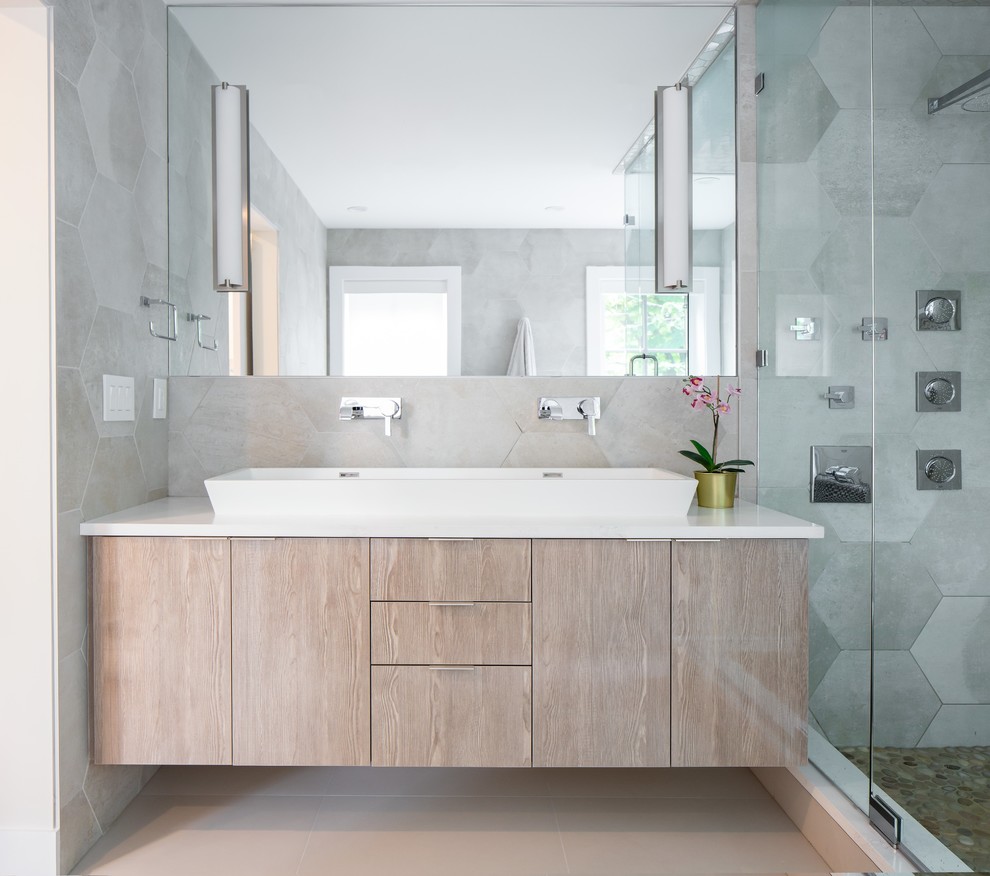 This is an example of a transitional bathroom in Vancouver.