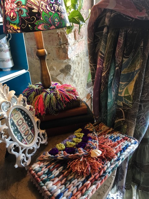 KOLI BAR, SHOP STUDIO tropisk-dagligstue