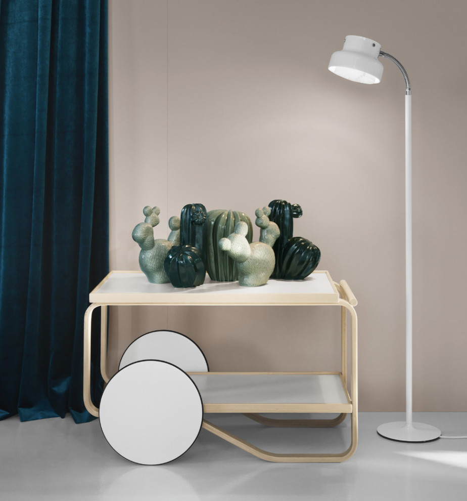 Номер в отеле с напольными светильниками Bumling Mini и Birdie от atelje Lyktan