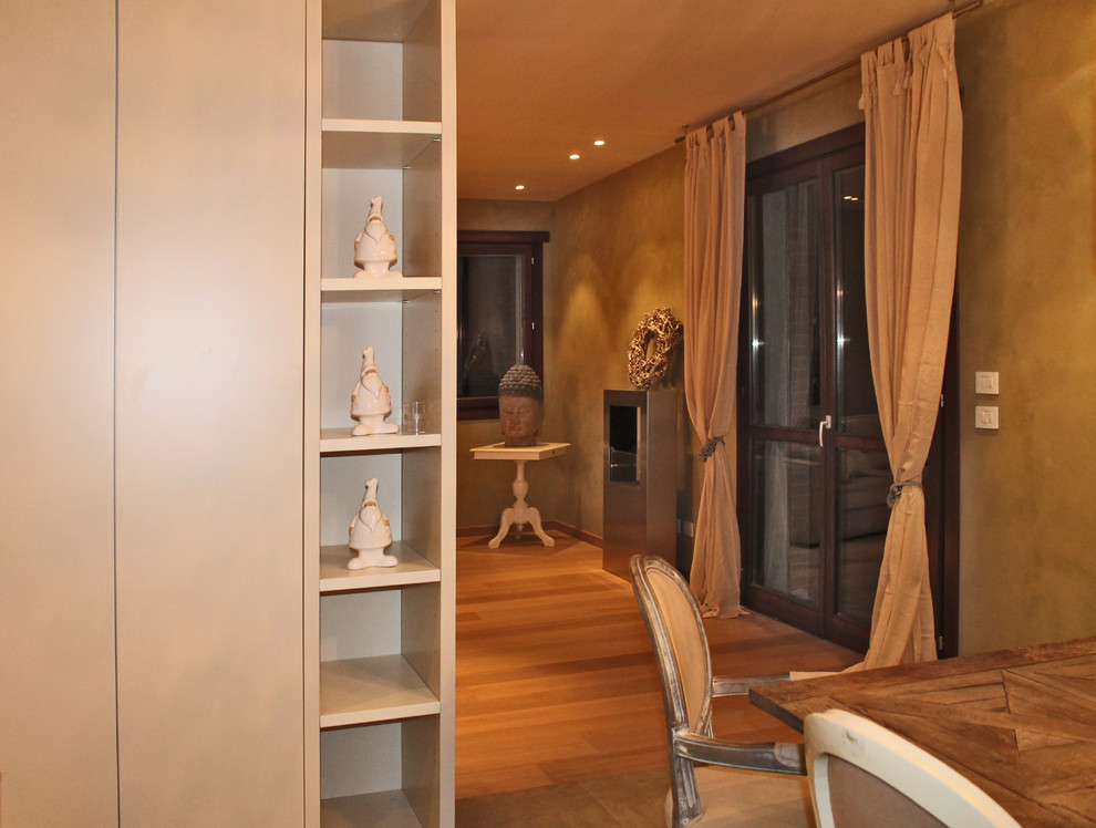 Appartamento con giardino, spazio unico living pranzo cucina , PT , Bologna