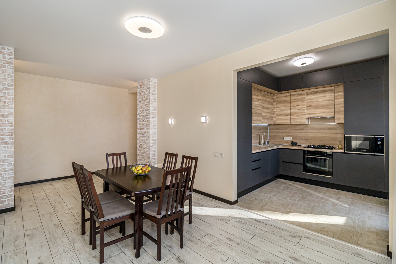 Трехкомнатная квартира в сталинском доме