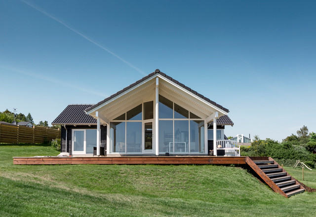 Klassisk sommerhus nordico-terraza-y-balcon