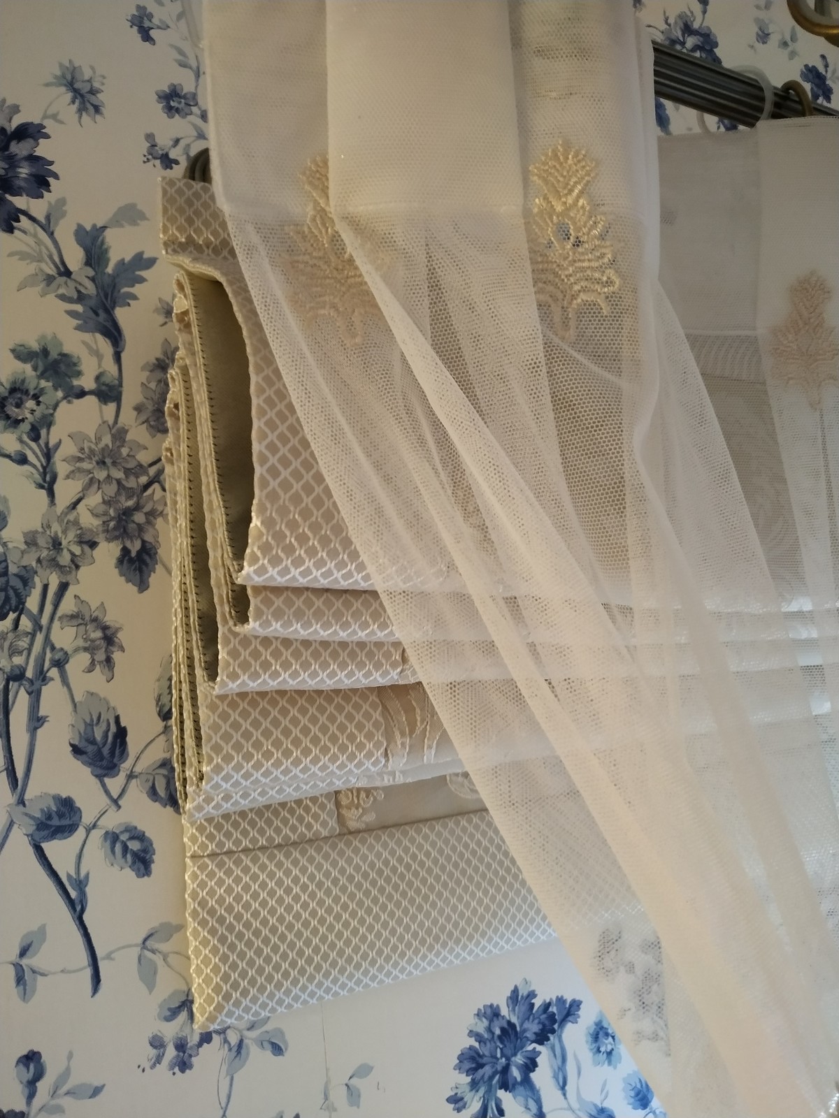 От 2-х до 15-ти: интерьерный текстиль для загородного дома в классическом стиле