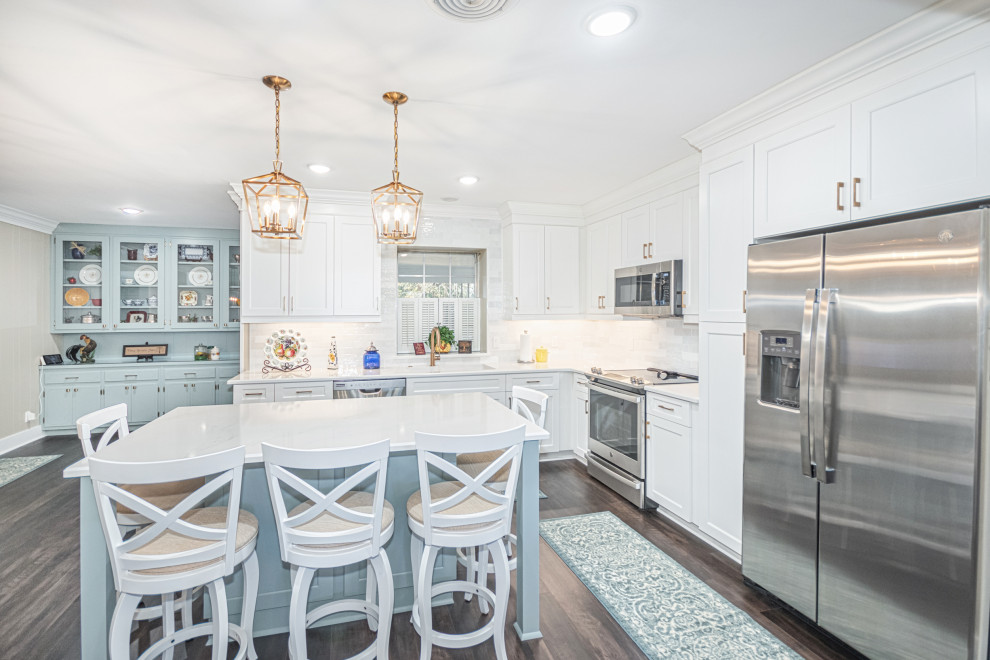 Kitchen - transitional kitchen idea