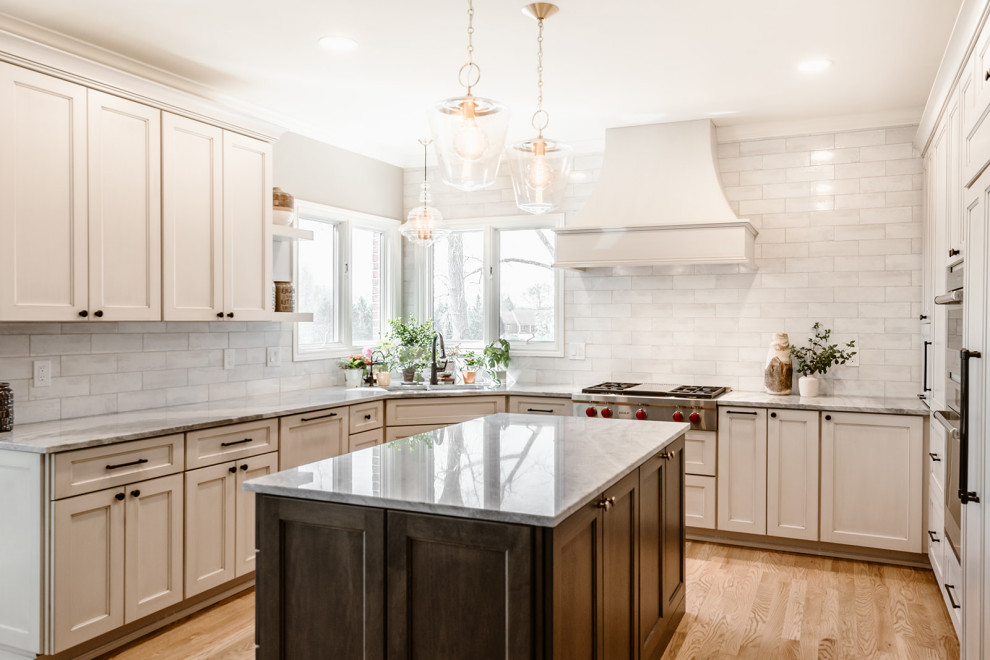 Example of a transitional kitchen design in Detroit