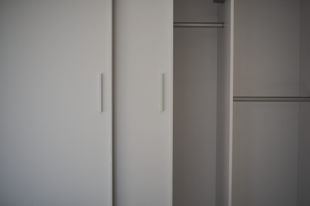 Белый шкаф-купе raumplus