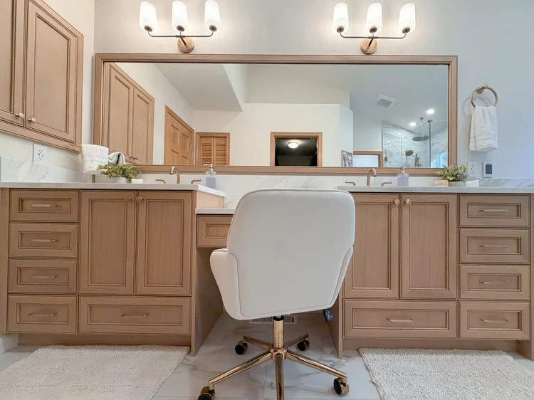 Snohomish - 2 Bathrooms + Laundry Room