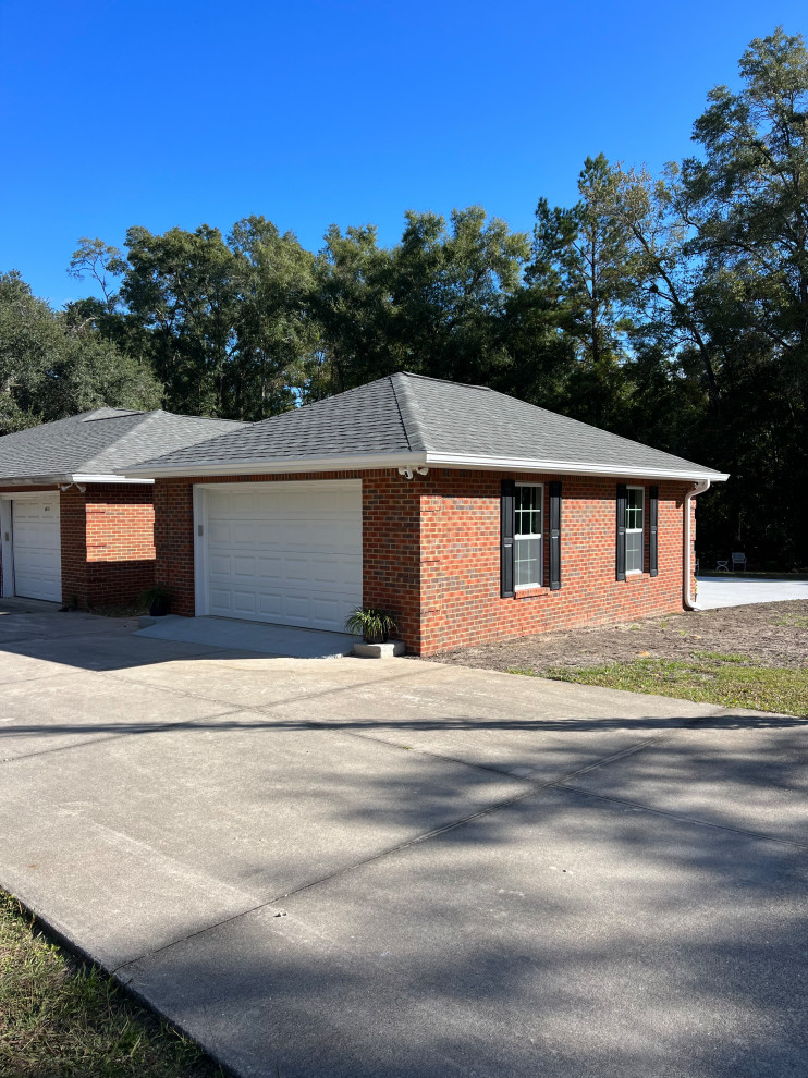 Detached Garage