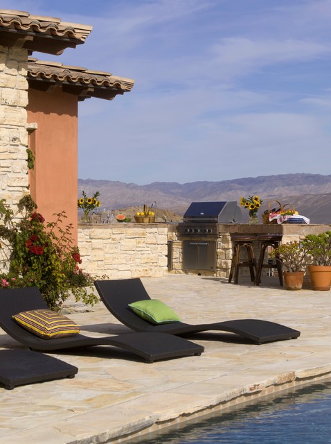 Old World Luxe mediterran-patio
