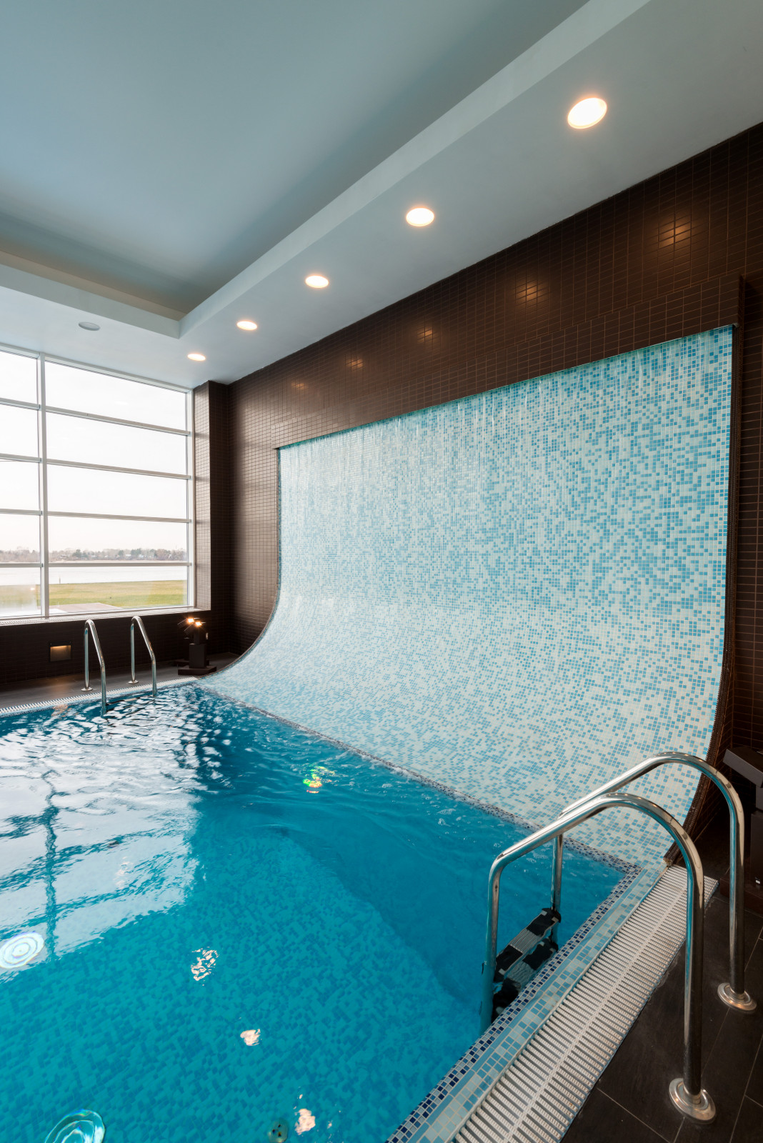 Частный спа-комплекс с бассейном