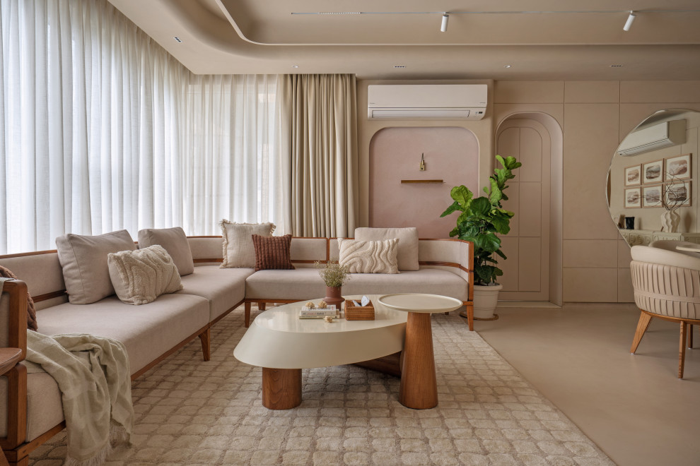 This is an example of a contemporary living room in Delhi.