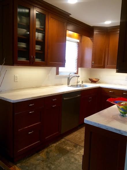 Kitchen - small transitional kitchen idea