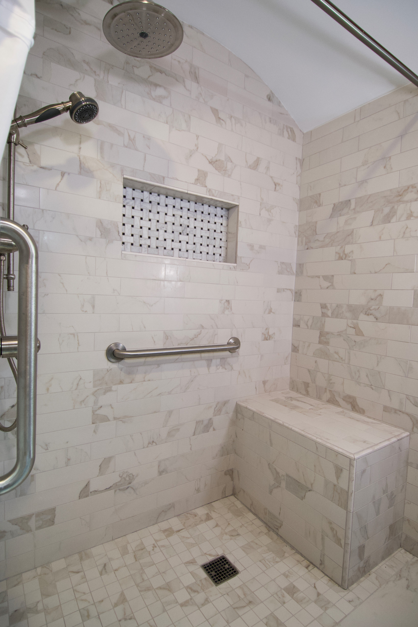 75 photos et idées déco de salles de bain avec un mur orange - Mars 2023 |  Houzz FR