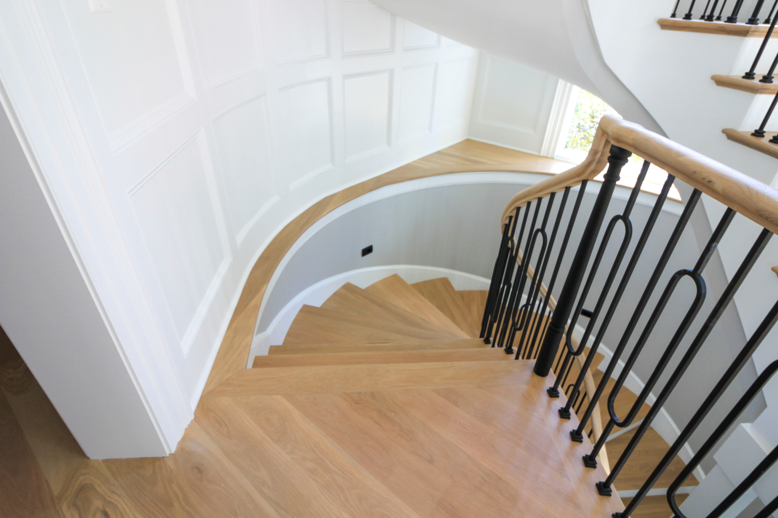95_Remarkable and elegant floating elliptical staircase, McLean, VA 22101