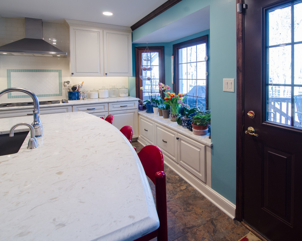 Kitchen - large transitional kitchen idea in Raleigh